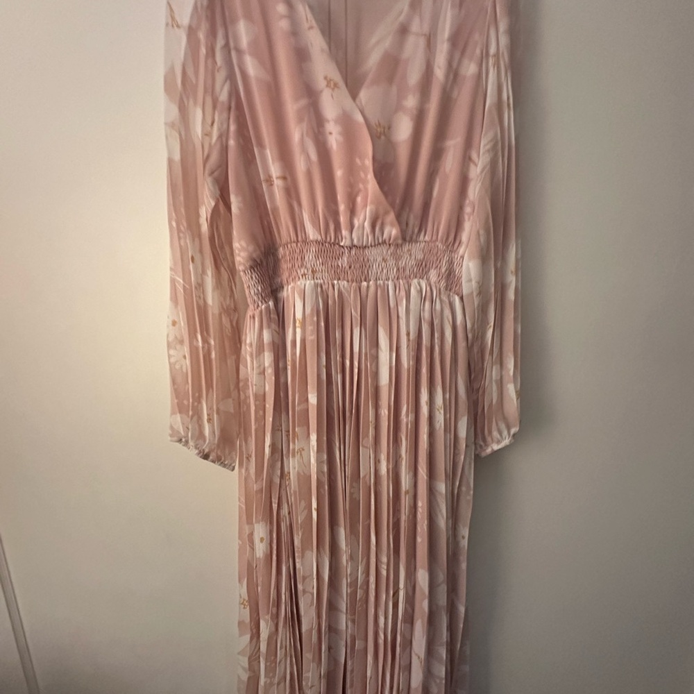 En Saison Dusty Pink Floral Long Sleeve Pleated Midi Dress